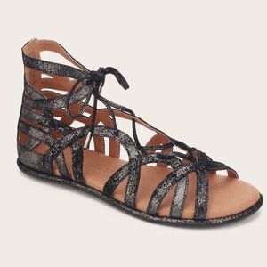 Gentle Souls by Kenneth Cole Womens Break My Heart Gladiator Sandal Sz 6 NIB